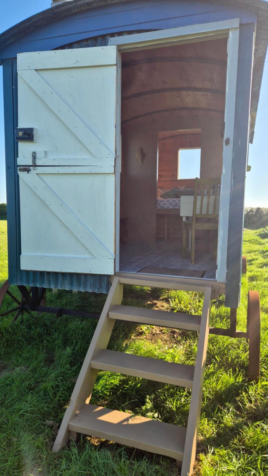 Coast Path Camping Saint Ishmaels  Екстер'єр фото